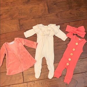 Lot of 3 0-3 month baby girl outfits!